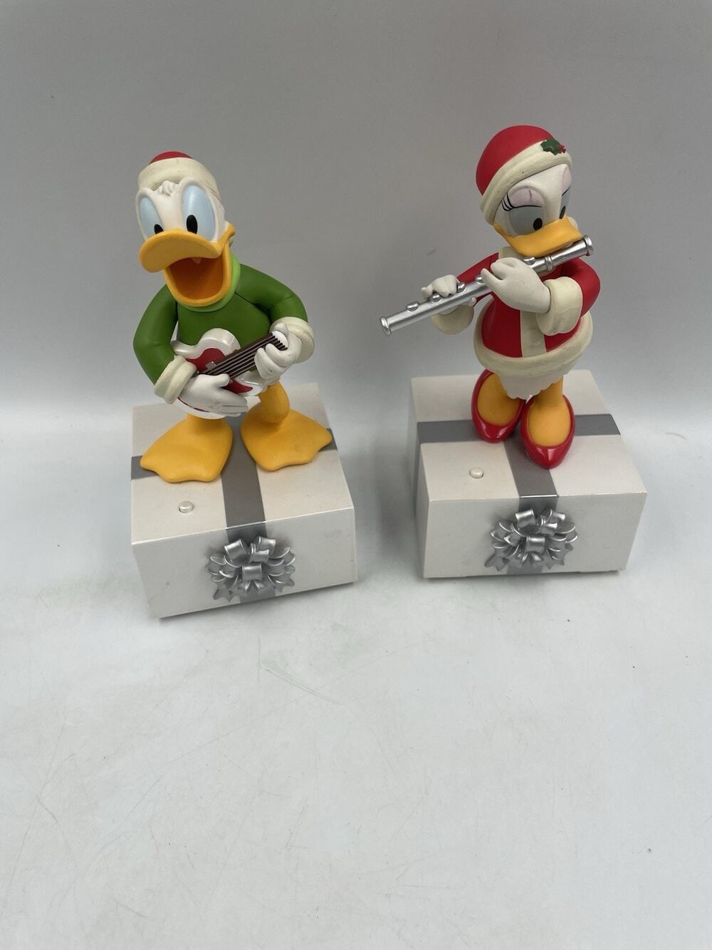 Donald And Daisy Hallmark Disney 2013 Wireless Band Member Sound Motion Tested